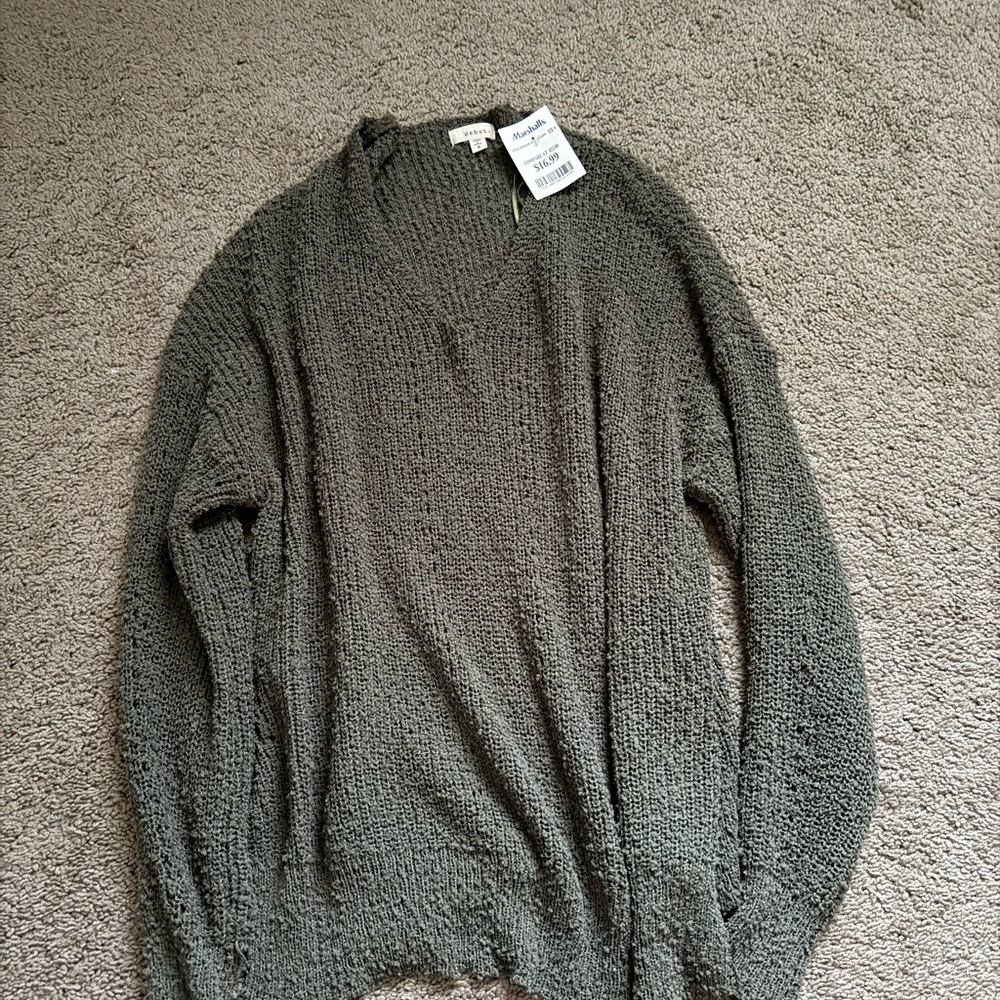 Debut Women's Olive V-Neck Sweater